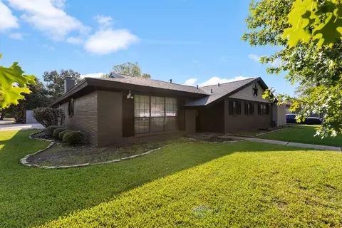 4816 Wyoming Trl, North Richland Hills, TX 76180