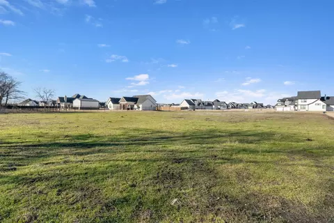 1002 Declaration Dr, Nevada, TX 75173 photo 9