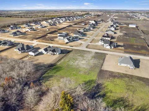 1002 Declaration Dr, Nevada, TX 75173 photo 4