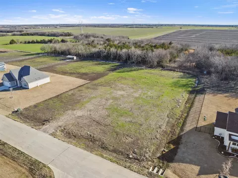 1002 Declaration Dr, Nevada, TX 75173 photo 2