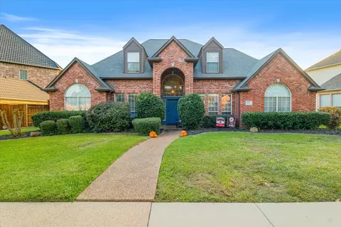 811 Pelican Ln, Coppell, TX 75019