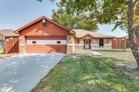 2922 Strain Ct, Lancaster, TX 75134