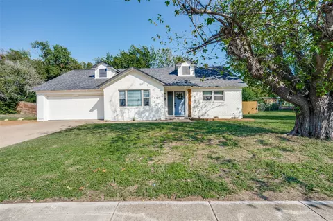 5429 Woodway Dr, Fort Worth, TX 76133