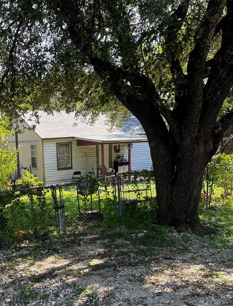 9012 Newhall St, Dallas, TX 75232