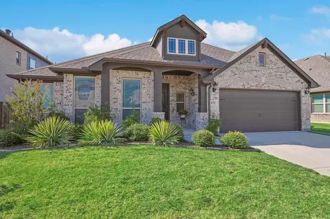 8712 White Rock Ln, Lantana, TX 76226