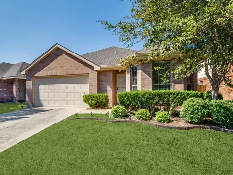 2041 Kingsbridge Dr, Heartland, TX 75126