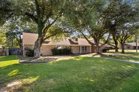 6413 Chapman Dr, Greenville, TX 75402