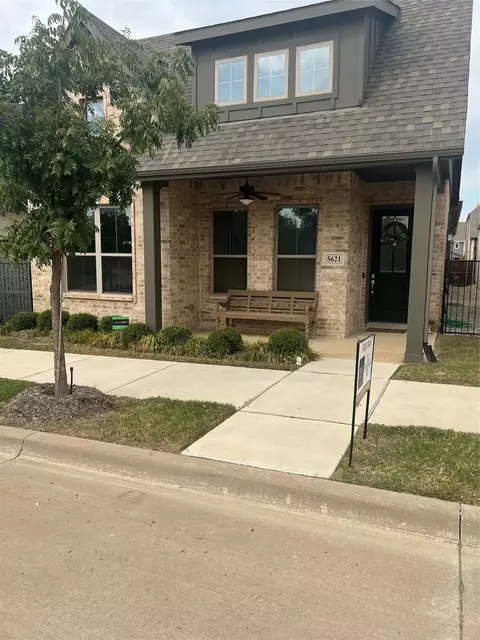 5621 Traveller Dr, North Richland Hills, TX 76180