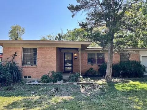 932 Treasure Rd, Garland, TX 75041