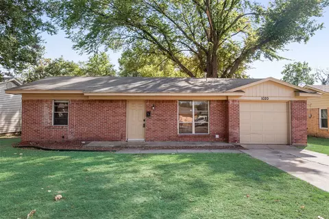 1020 Miranda Dr, Mesquite, TX 75149