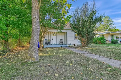 628 E South St, Whitesboro, TX 76273