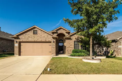 2441 Indian Head Dr, Fort Worth, TX 76177