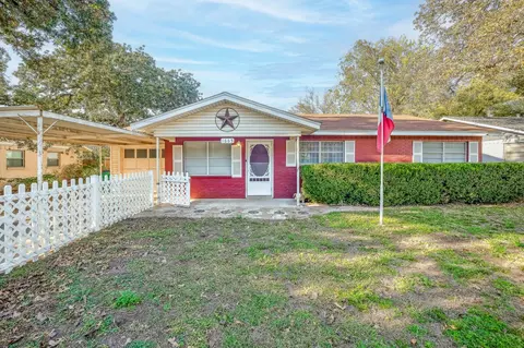 1665 W Groesbeck St, Stephenville, TX 76401
