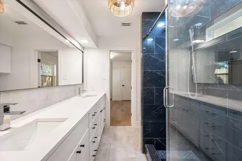 Bath - 1 Echo Cv, Grapevine, TX 76051 photo 6 of 7