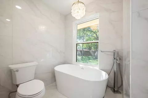 Bath - 1 Echo Cv, Grapevine, TX 76051 photo 2 of 7