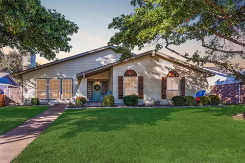 1811 Drake Dr, Richardson, TX 75081