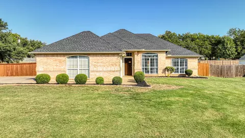 115 Meadow Creek Dr, Weatherford, TX 76085
