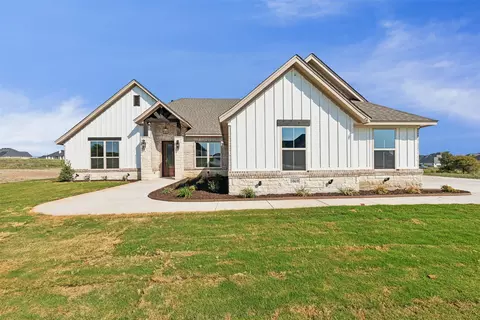 1069 Uplift Dr, Weatherford, TX 76087