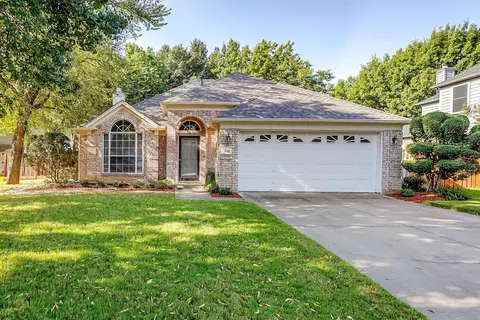 508 Briarcrest Dr, Burleson, TX 76028