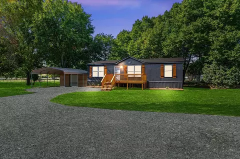 9863 Stiles Rd, Pilot Point, TX 76258