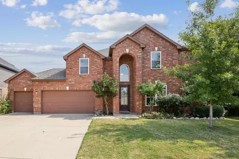 12112 Copper Creek Dr, Fort Worth, TX 76244