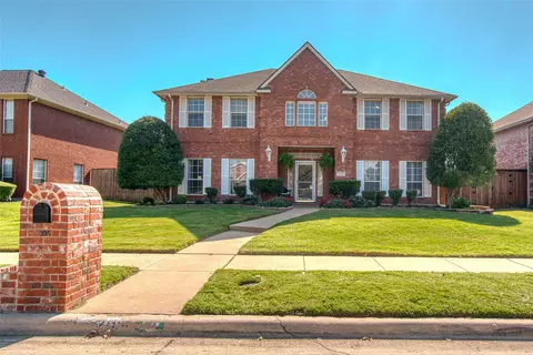 2108 Greenview Dr, Carrollton, TX 75010