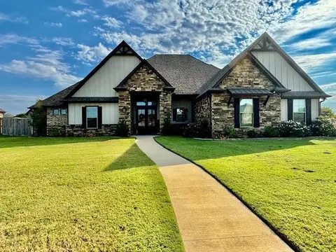 477 Bush Buck Way, Bullard, TX 75757