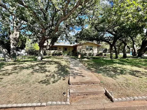 514 S Hillcrest Ave, Eastland, TX 76448