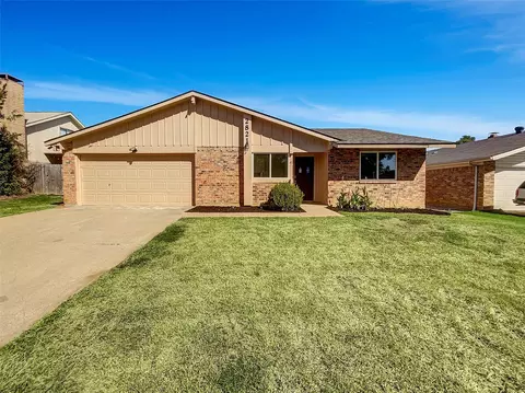 2821 Willow Bnd, Bedford, TX 76021