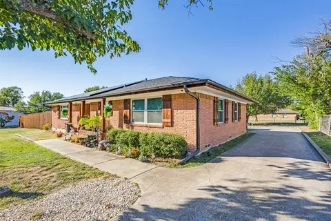 Exterior - 107 E 5th St, Prosper, TX 75078 photo 4 of 8