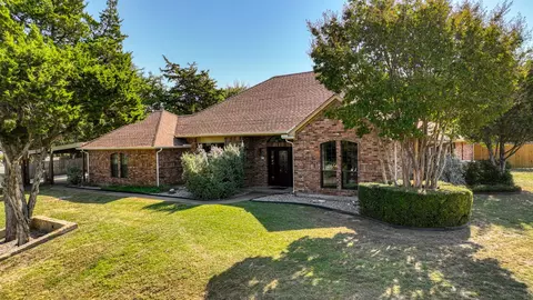2002 Woodland Hills Ln, Weatherford, TX 76087