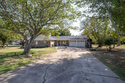 4757 Sunset Cir S, Fort Worth, TX 76244