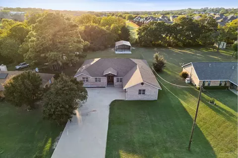 518 S College Dr, Keene, TX 76059