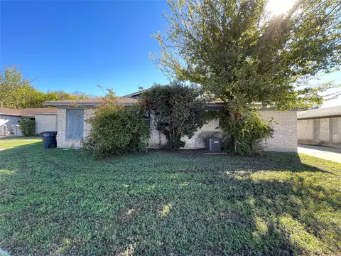 1008 Roky Ct, Fort Worth, TX 76114