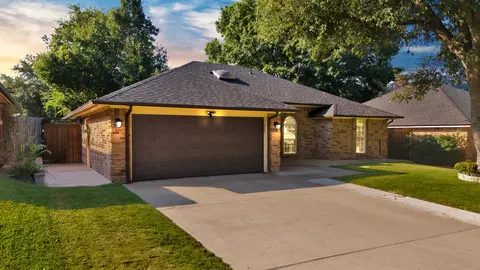 5033 Barberry Dr, Fort Worth, TX 76133