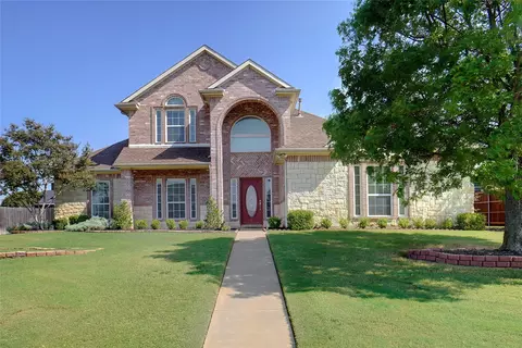 715 Lakewood Dr, Kennedale, TX 76060