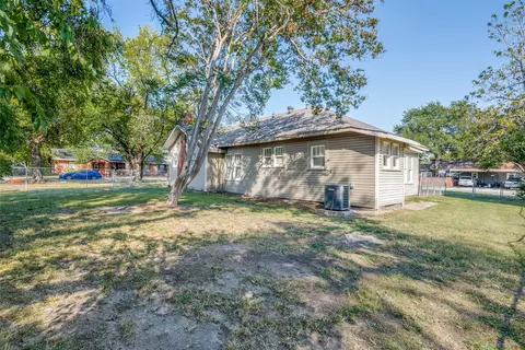 508 E Brin St, Terrell, TX 75160 photo 3