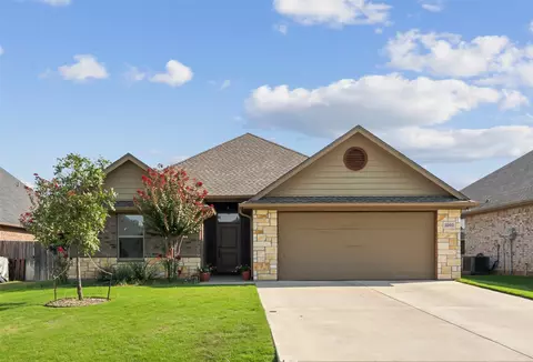 3203 Windcrest Dr, Granbury, TX 76049
