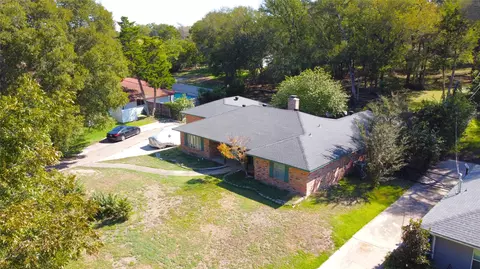 318 S Houston School Rd, Lancaster, TX 75146