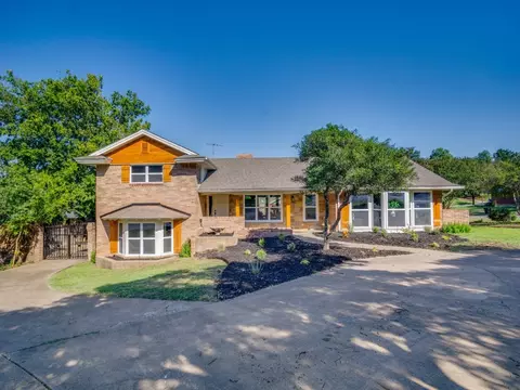 6520 Genoa Rd, Fort Worth, TX 76116
