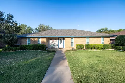 1912 Big Sky Dr, Lewisville, TX 75077