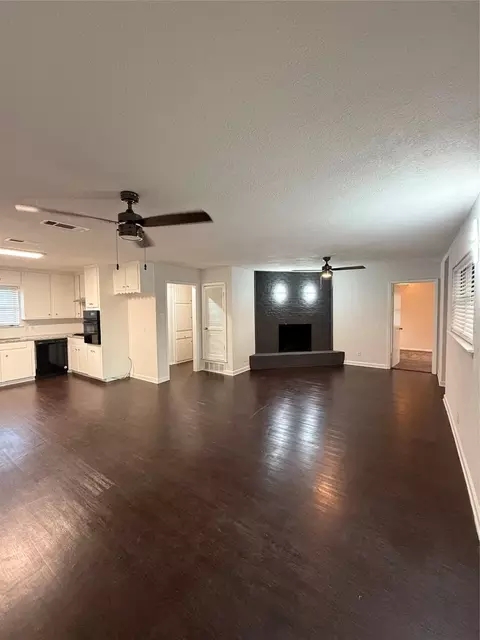2925 Needles St, Euless, TX 76040 photo 8