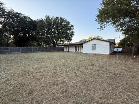 2925 Needles St, Euless, TX 76040 photo 27