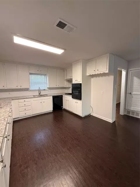 2925 Needles St, Euless, TX 76040 photo 6