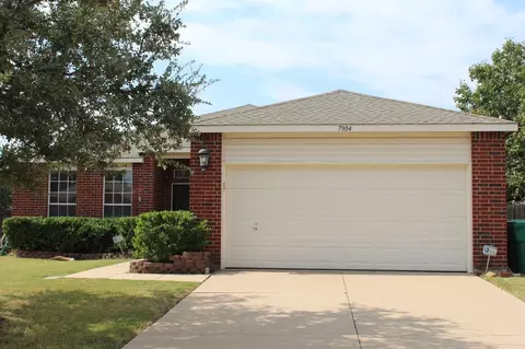 7904 Hidden Path Ln, Denton, TX 76210