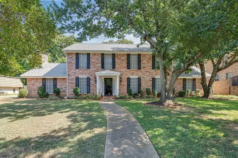 3904 Ashbury Ln, Bedford, TX 76021