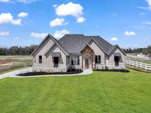 3406 Farm Land Ct, Granbury, TX 76048