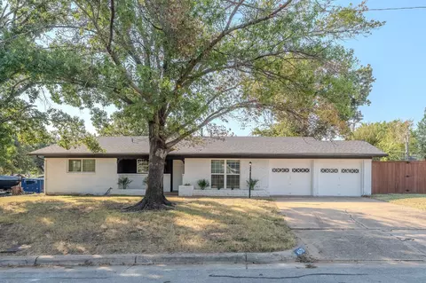 6716 Monterrey Dr, Fort Worth, TX 76112