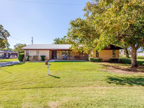 18825 Plummer St, May, TX 76857