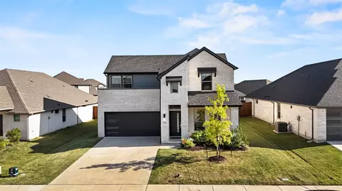 324 Adwood Dr, Waxahachie, TX 75165
